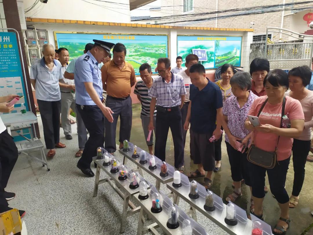 河东镇万华村开展禁毒,反诈骗宣传活动