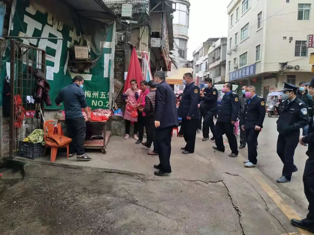 梅林镇:主动作为,疫情防控与圩镇环境整治同部署同推进