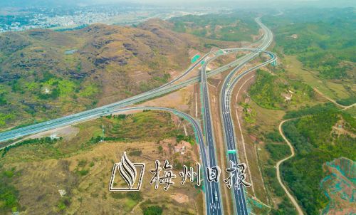 华陆高速和兴华高速在安流镇交会。
