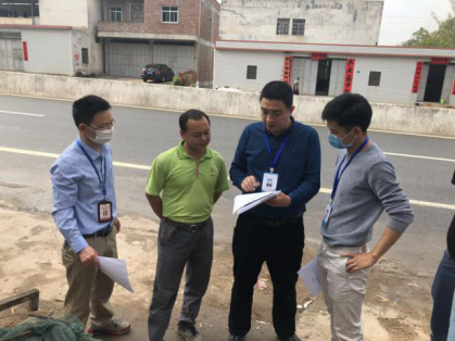 县科工商局副局长汤伟平对常临废品站存在的问题进行指导.png