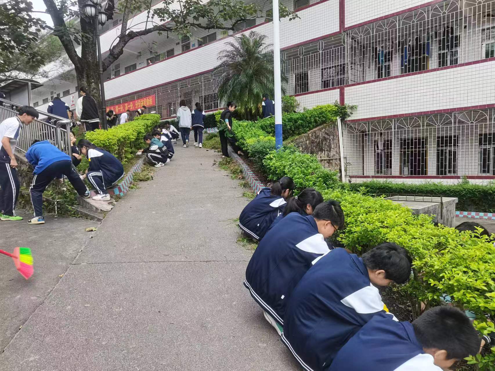学生2.jpg