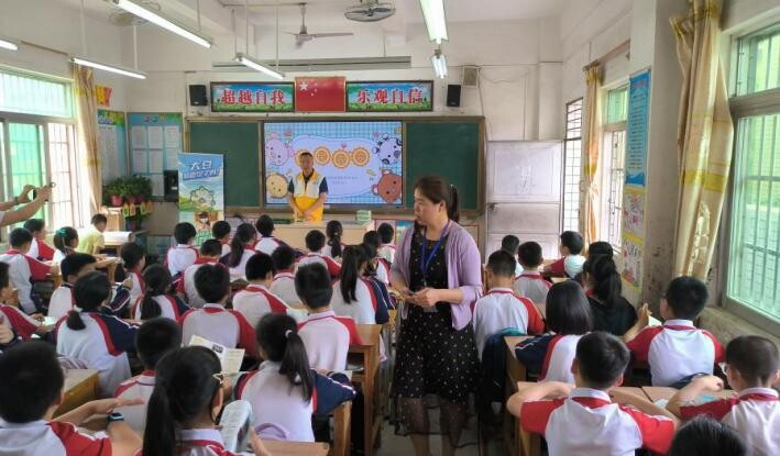 健康中国，营养先行，“碘”亮美好生活 .docx_1
