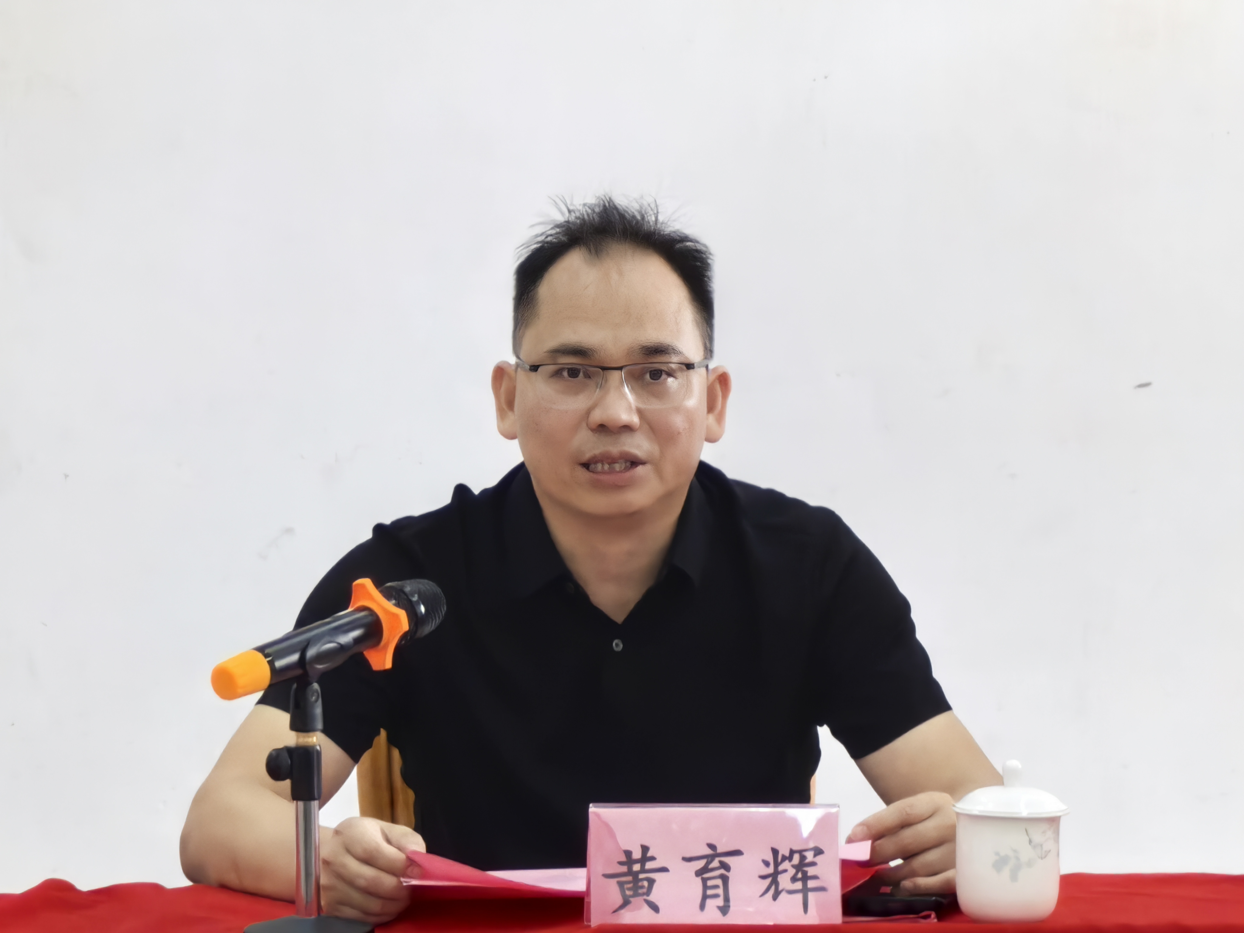 镇长讲话.jpg
