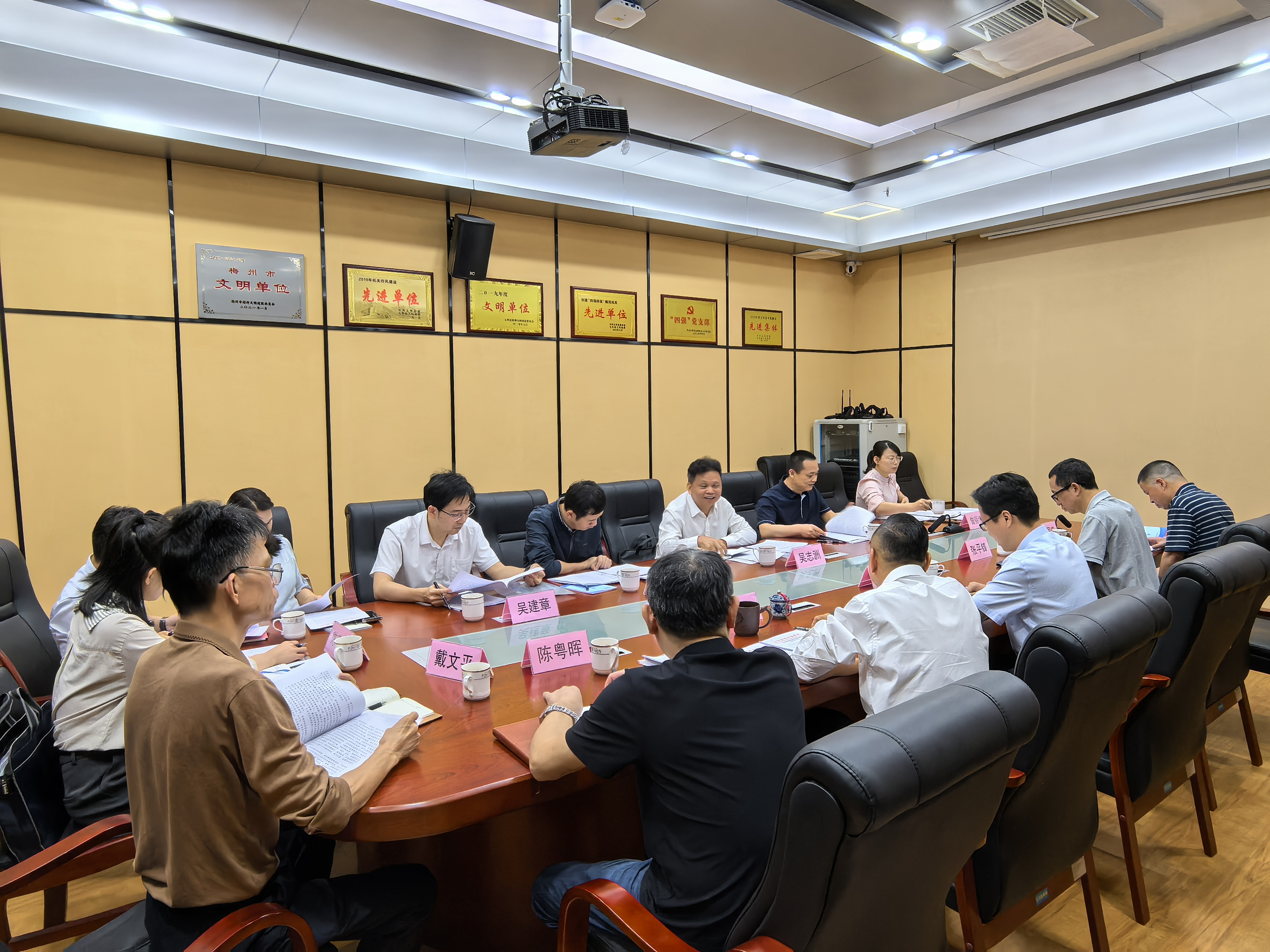 座谈会2.jpg